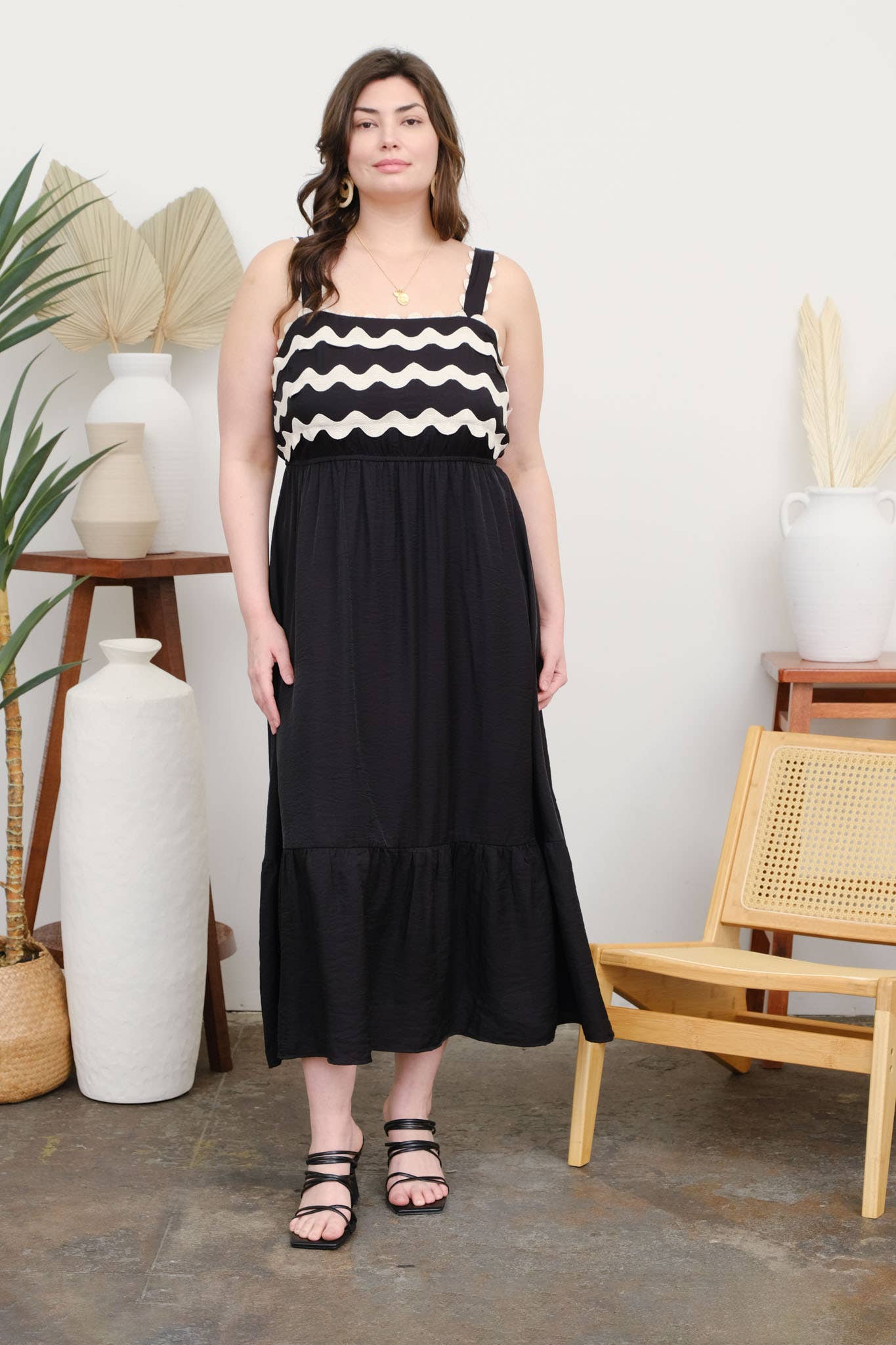 Curvy Wave Detail Midi Dress