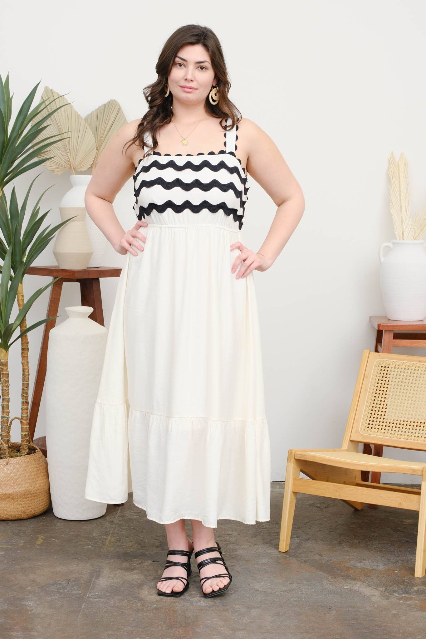 Curvy Wave Detail Midi Dress