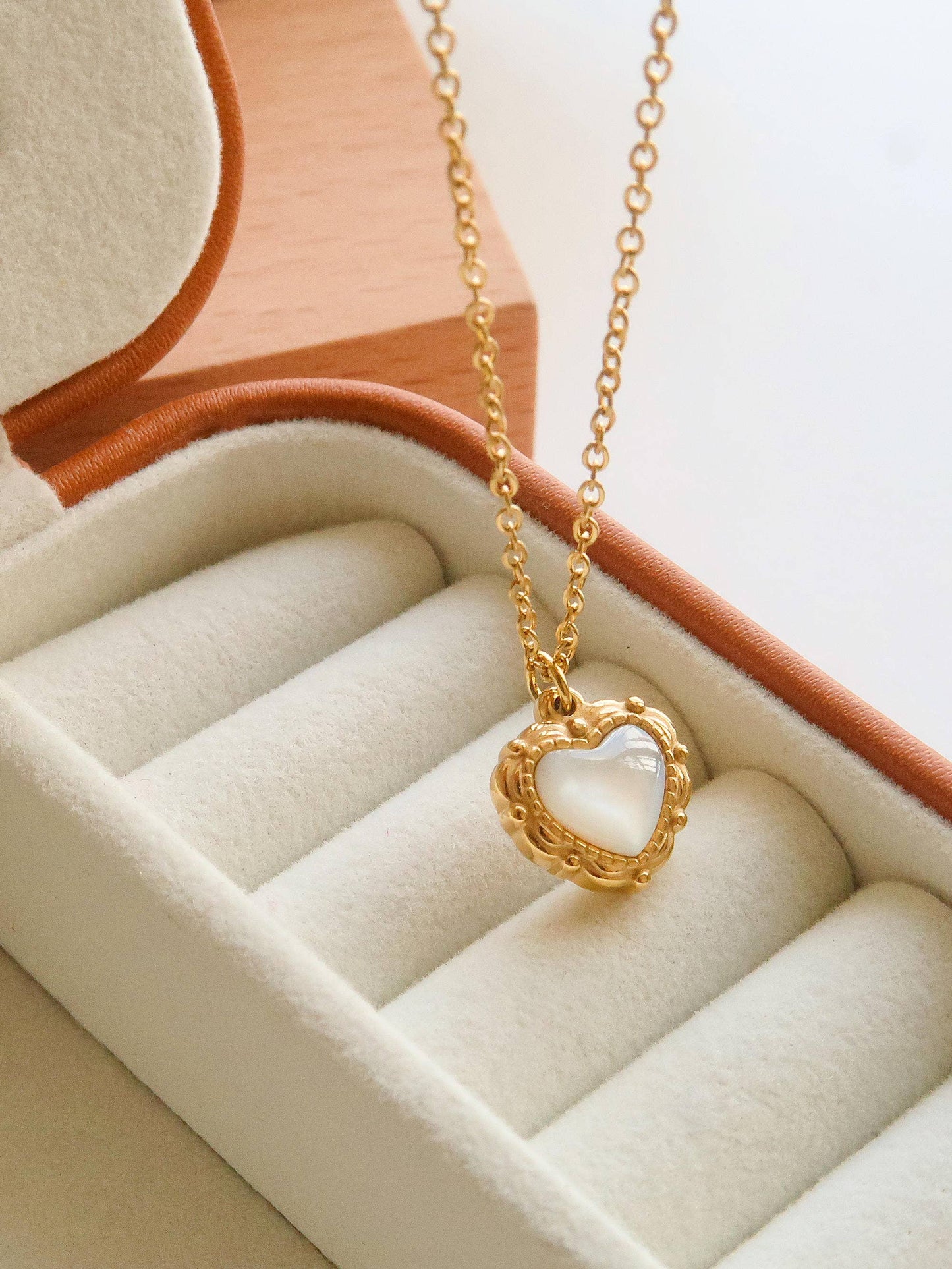 Gold Vintage Heart Pendant Necklace