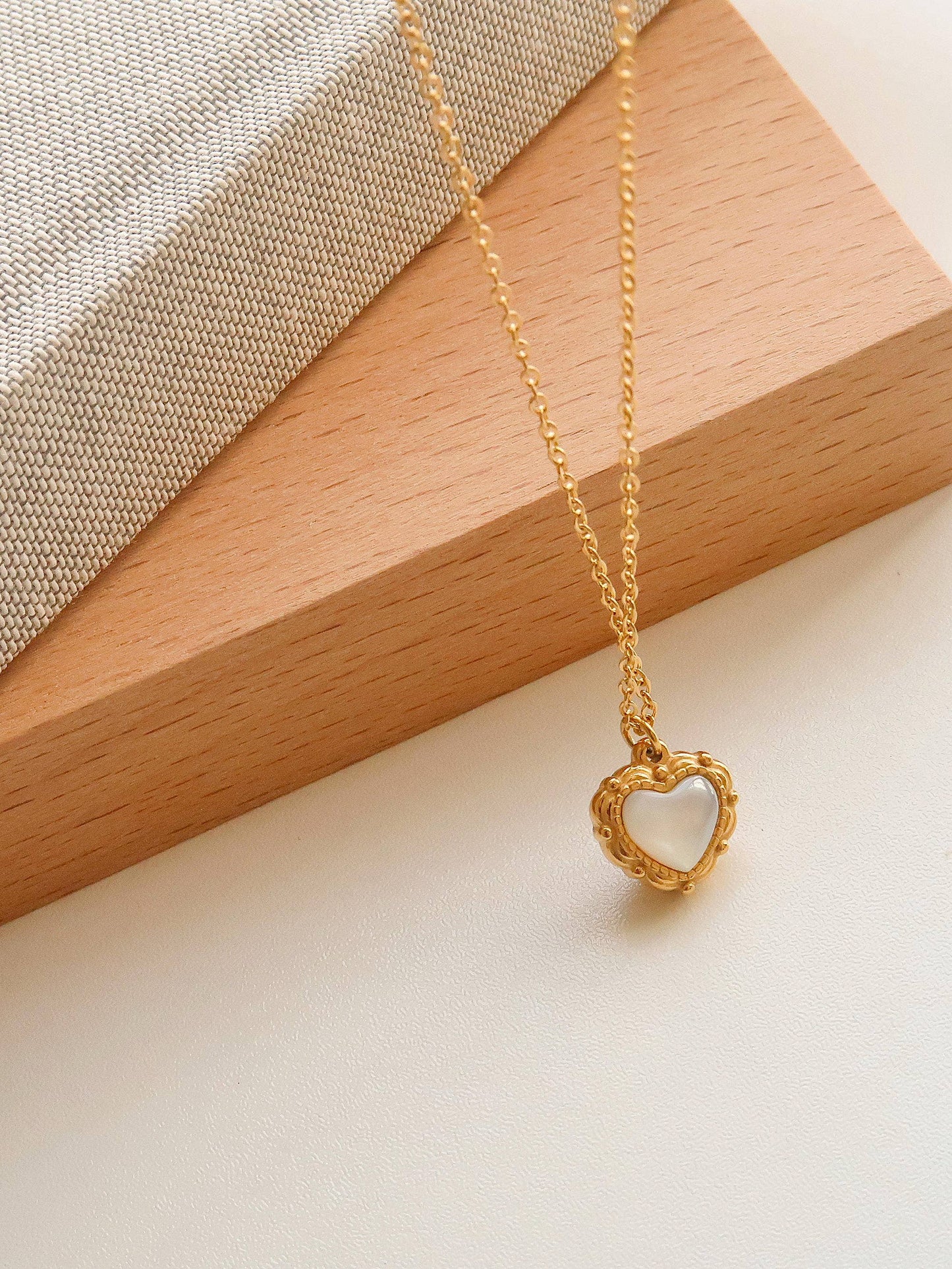 Gold Vintage Heart Pendant Necklace